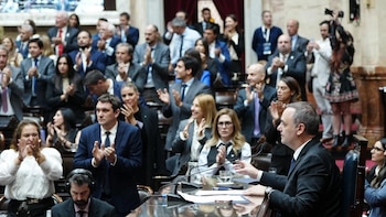 Un aprobado para Manuel Adorni y sorpresa por el papel de la oposición: la opinión del Gobierno sobre la sesión en el Congreso