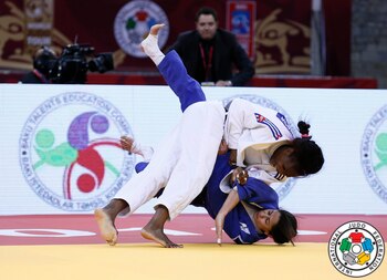 La cubana Maricet Espinosa, doble