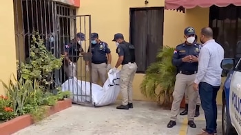 Policía dominicana investiga la muerte de madre e hijo hallados en avanzado estado descomposición en su apartamento