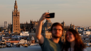Andalucía y Cataluña suspenden en turismo y Extremadura se corona como la comunidad con mejor reputación de España