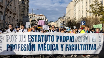 UMYF y APEMYF anuncian movilizaciones previas al 29N para exigir un estatuto médico