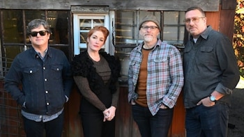 ‘Sixpence None the Richer’ anuncia