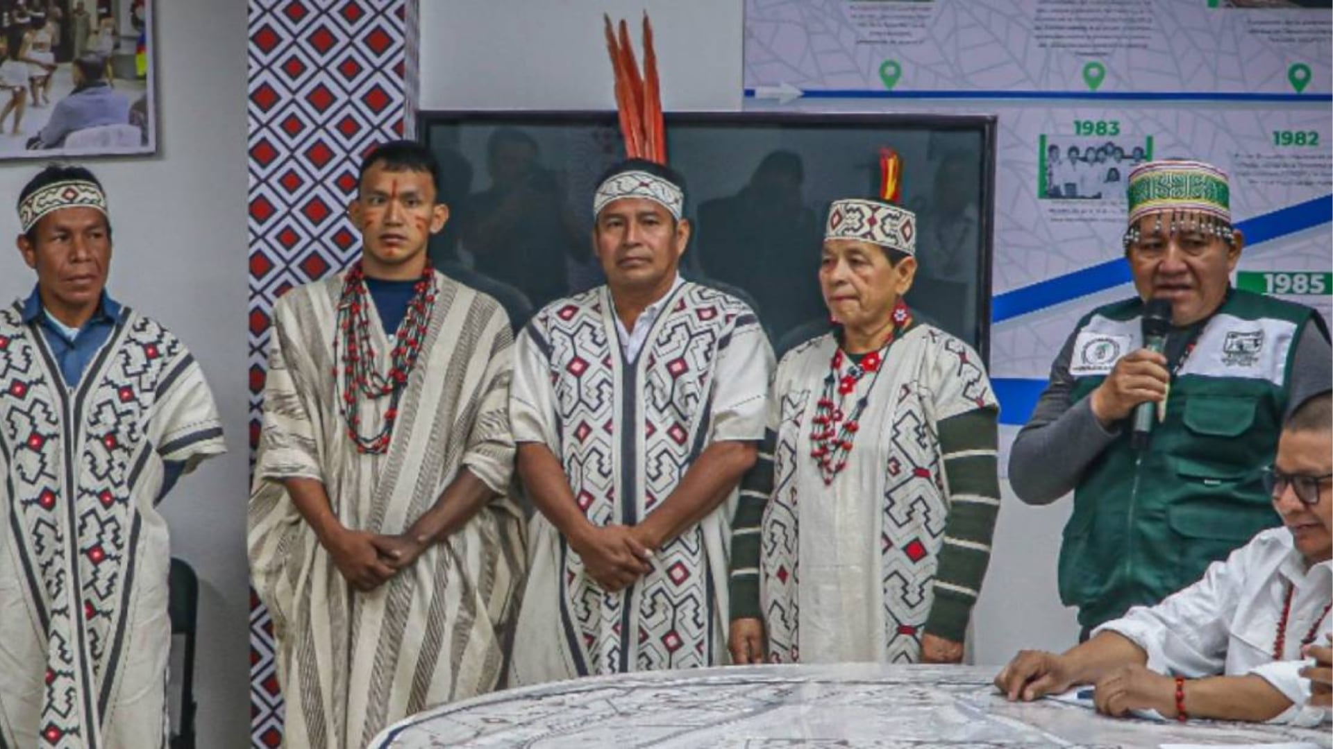 Dirigentes de la Asociación Interétnica de Desarrollo de la Selva Peruana exigen suspender los fondos climáticos al Estado peruano para demandar la protección de reservas indígenas.