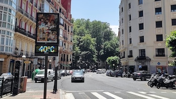 El calor, con temperaturas que podrán superar los 40 grados, y las tormentas, predominarán esta semana en España