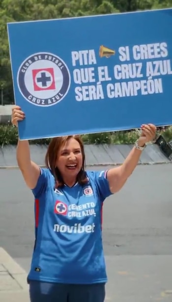 Xóchitl Gálvez sale a las calles animar a Cruz Azul