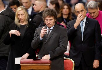 Javier Milei, Karina Milei y Guillermo Francos