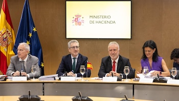 Los 'barones' del PSOE y las CCAA del PP avanzan su voto en contra al plan de financiación del Gobierno en el CPFF