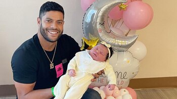 El futbolista brasileño Hulk presentó