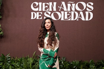 La directora de la serie de Netflix 'Cien años de soledad', Laura Mora contó que ve la novela más poética que mágica. (EFE/ Carlos Ortega)