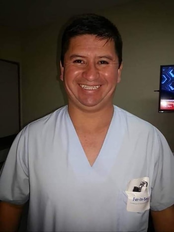 De nacionalidad boliviana, Grober Licona