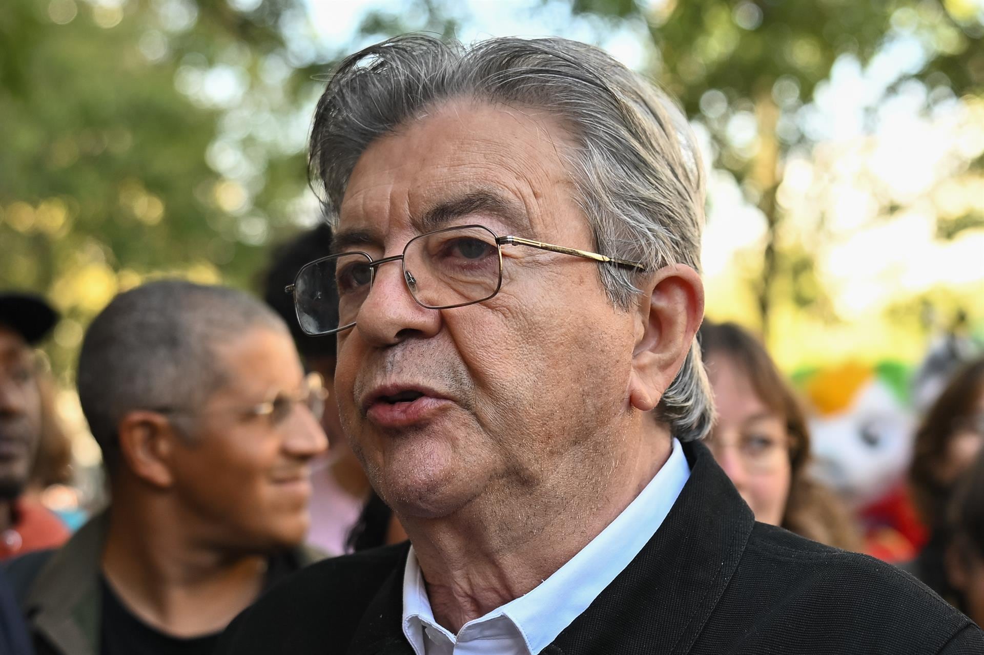 Mélenchon cree que hay elementos de una "situación revolucionaria" en Francia