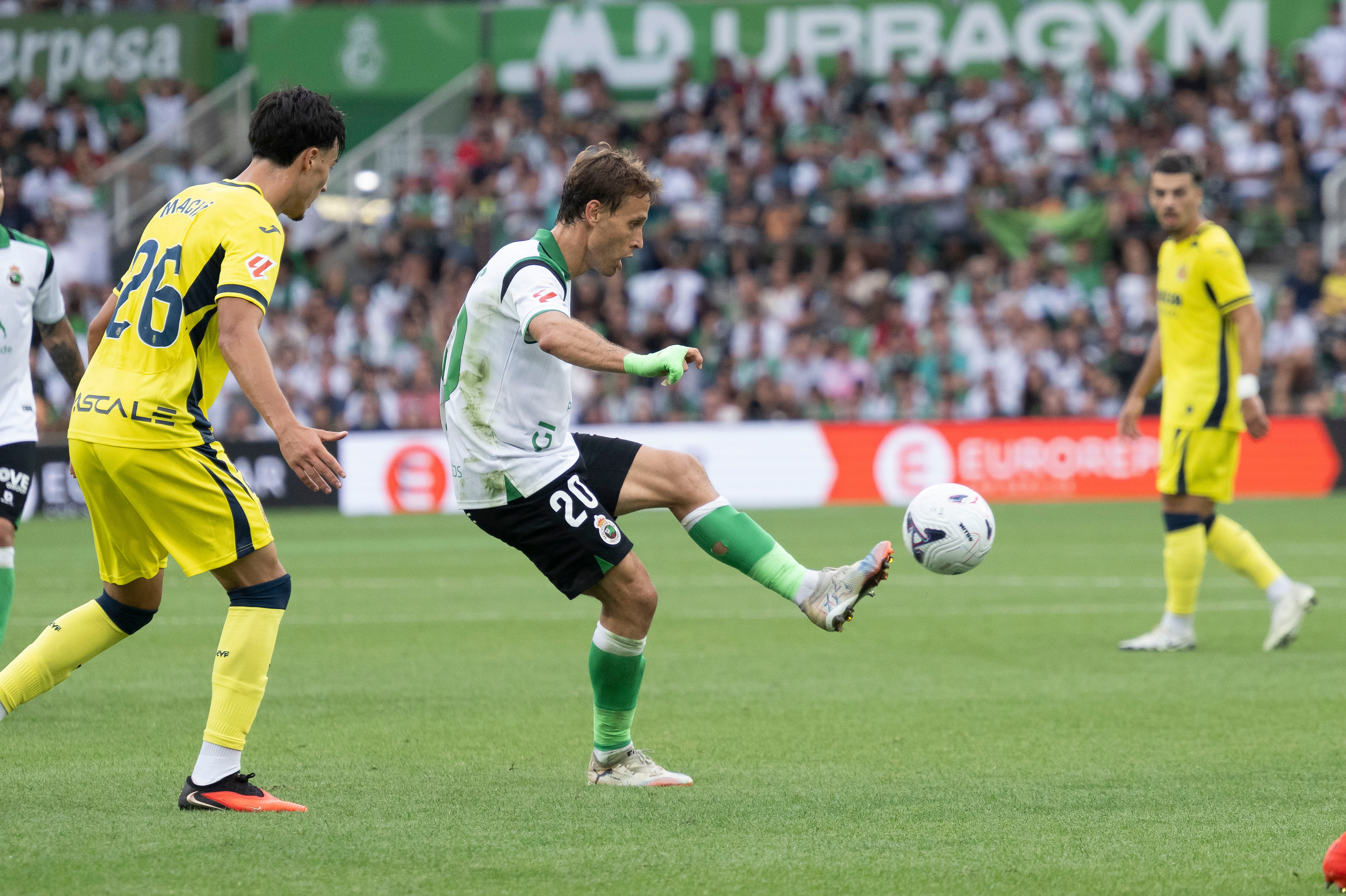 El Racing de Santander empata en su regreso a Primera División 14 años después. (EFE/Pedro Puente Hoyos)