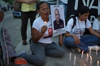 Familiares de detenidos realizan una