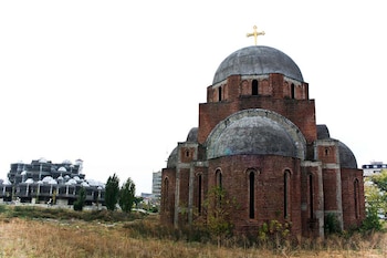 La Iglesia Cristo Salvador, junto