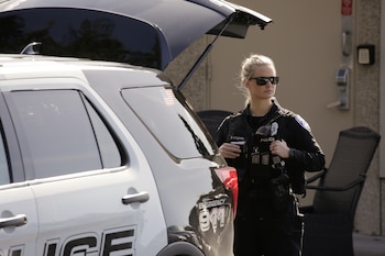 La Policía de Kirkland inició la investigación en 2025 tras encontrar una cámara oculta en un baño de Starbucks que permitió identificar a Tsai (REUTERS/David Ryder)