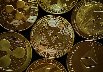 Representaciones de bitcoins. (REUTERS/Edgar Su)