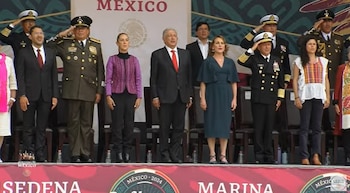 El desfile concluyó con el