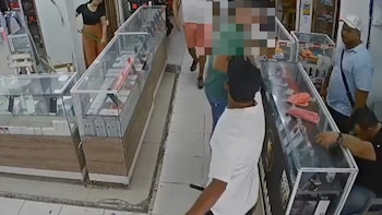 Asesinaron a un comerciante en concurrido centro comercial de Barranquilla: el sicario le disparó en la cabeza y fue capturado cuando intentó escapar