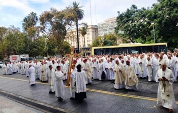 La peregrinación de sacerdotes rumbo
