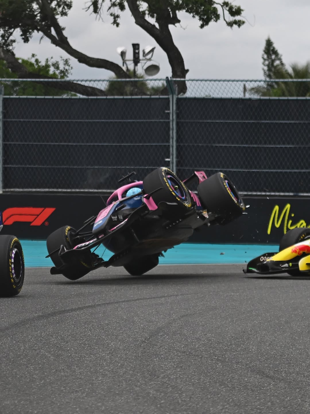 Gasly no pudo continuar tras el accidente con Lawson