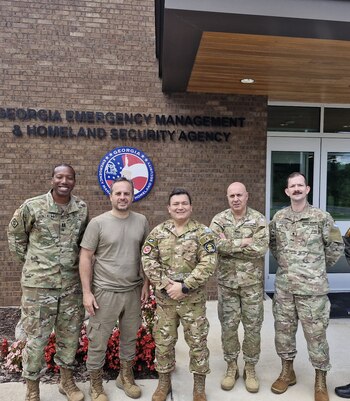 Funcionarios y militares argentinos en