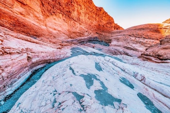 El parque es famoso por ser escenario de películas de la saga Star Wars, sumando atractivo cultural y mediático al destino natural (Secret Los Angeles)