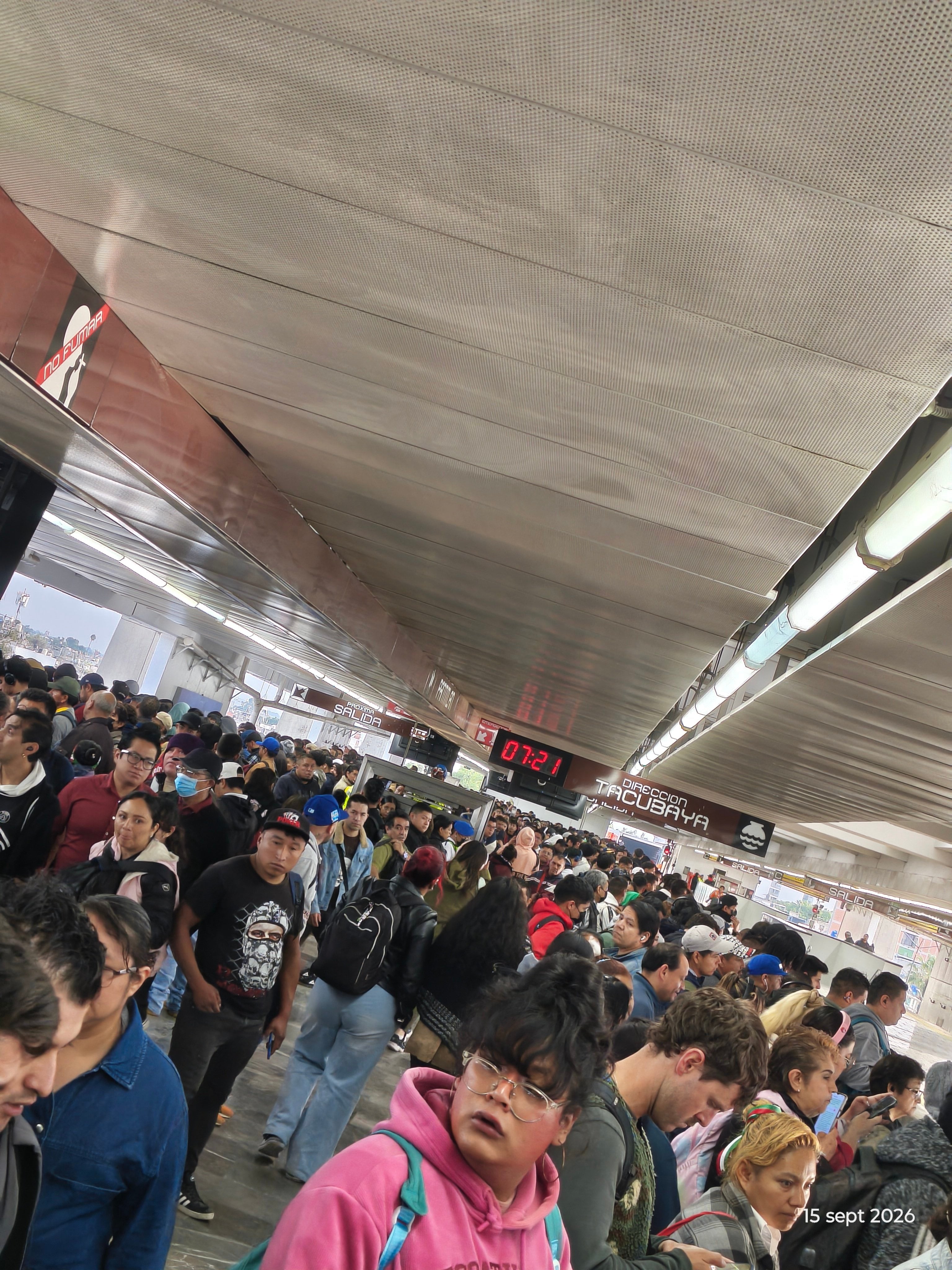 Avance en tiempo real de las diversas líneas de la red de transporte público capitalino. (Redes sociales)