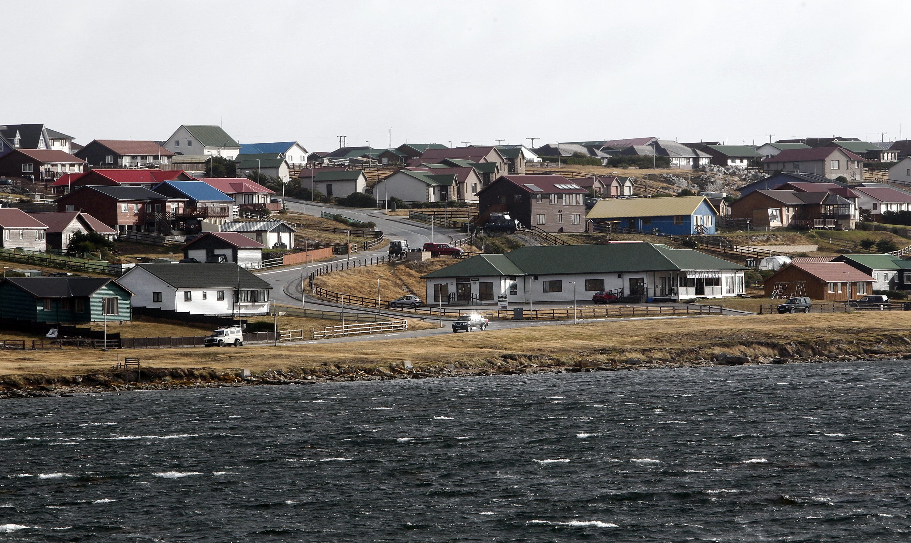 Vista general de un zona de Puerto Argentino en las Islas Malvinas, en una fotografía de archivo. EFE/ Felipe Trueba