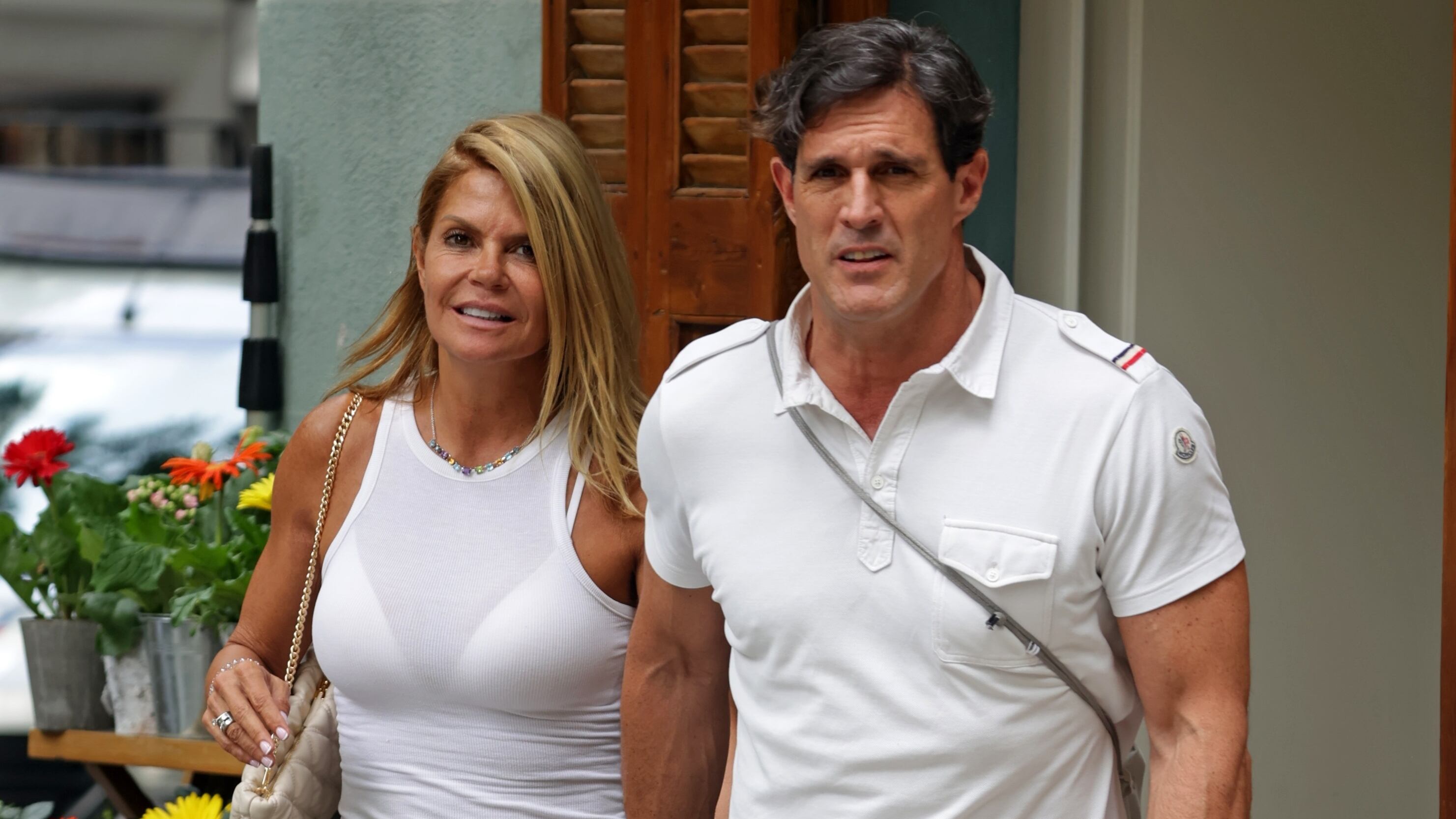 Makoke y Gonzalo pasean su amor por las calles de la capital. (Europa Press)