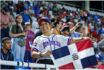 Las gradas del Félix Sánchez reunieron familias, estudiantes y aficionados expertos en unas jornadas que convirtieron la pista en una vivencia compartida con potencial de dejar una afición más amplia en el país. (Cortesía: Santo Domingo 2026)