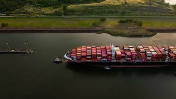 Canal de Panamá da más tiempo a empresas para participar en proyectos de gasoducto y puertos