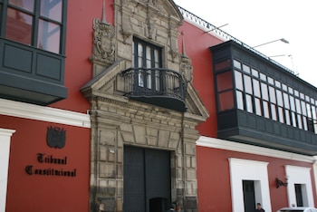 La entidad señaló que los puestos están dirigidos a profesionales y técnicos que acrediten experiencia y formación especializada acorde con las labores del cargo.