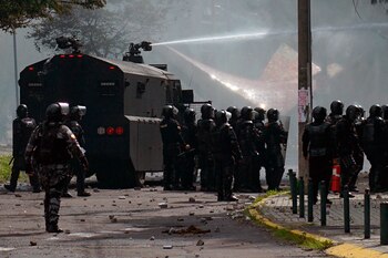 La policía del Ecuador dispersa