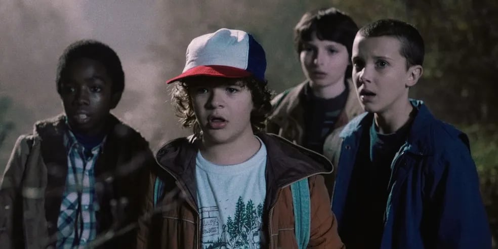 El elenco de Stranger Things vivió una despedida emotiva tras diez años de rodajes, amistad y crecimiento personal en el set de Hawkins (Captura de video)