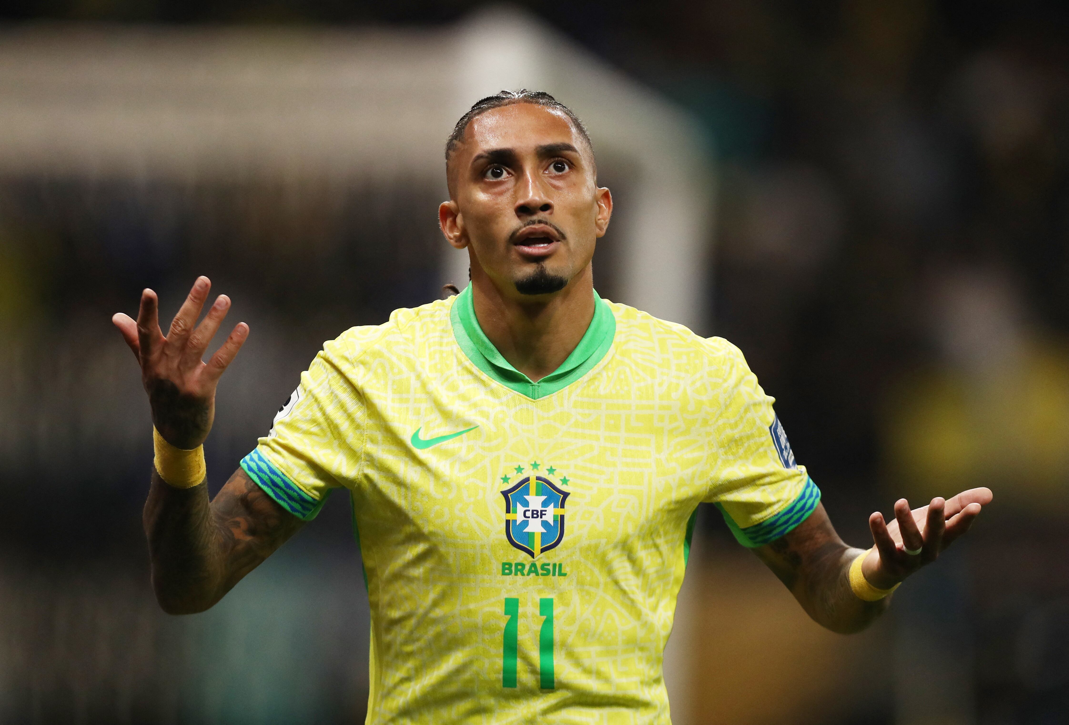 Raphinha disputó los 90 minutos en el primer triunfo de Carlo Ancelotti al mando de la selección de Brasil ante Paraguay por las Eliminatorias (Crédito: Reuters/Jean Carniel)