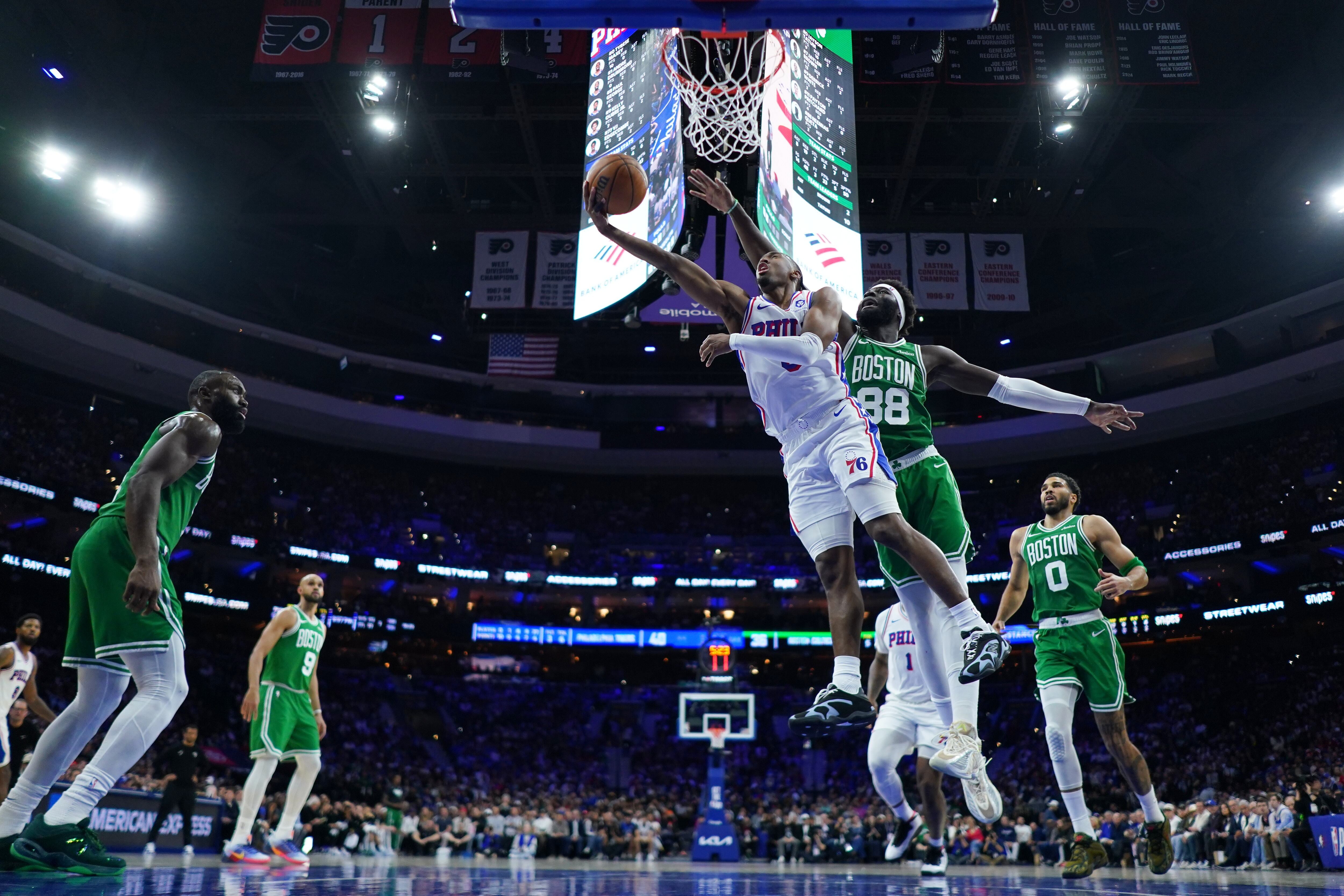 Philadelphia 76ers superó 106-93 a los Boston Celtics y forzó el séptimo partido en la primera ronda de los playoffs de la NBA por la Conferencia Este - crédito AP Foto/Matt Slocum