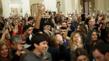 Volver a brindar: cómo es