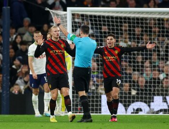 Julián y Haaland, dos de