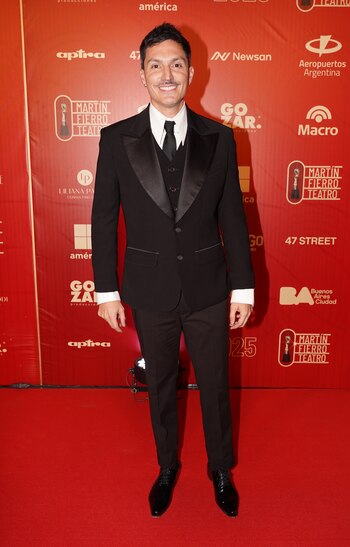 Guido Záffora con un traje