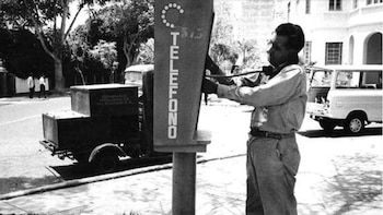 Así lucían los teléfonos públicos