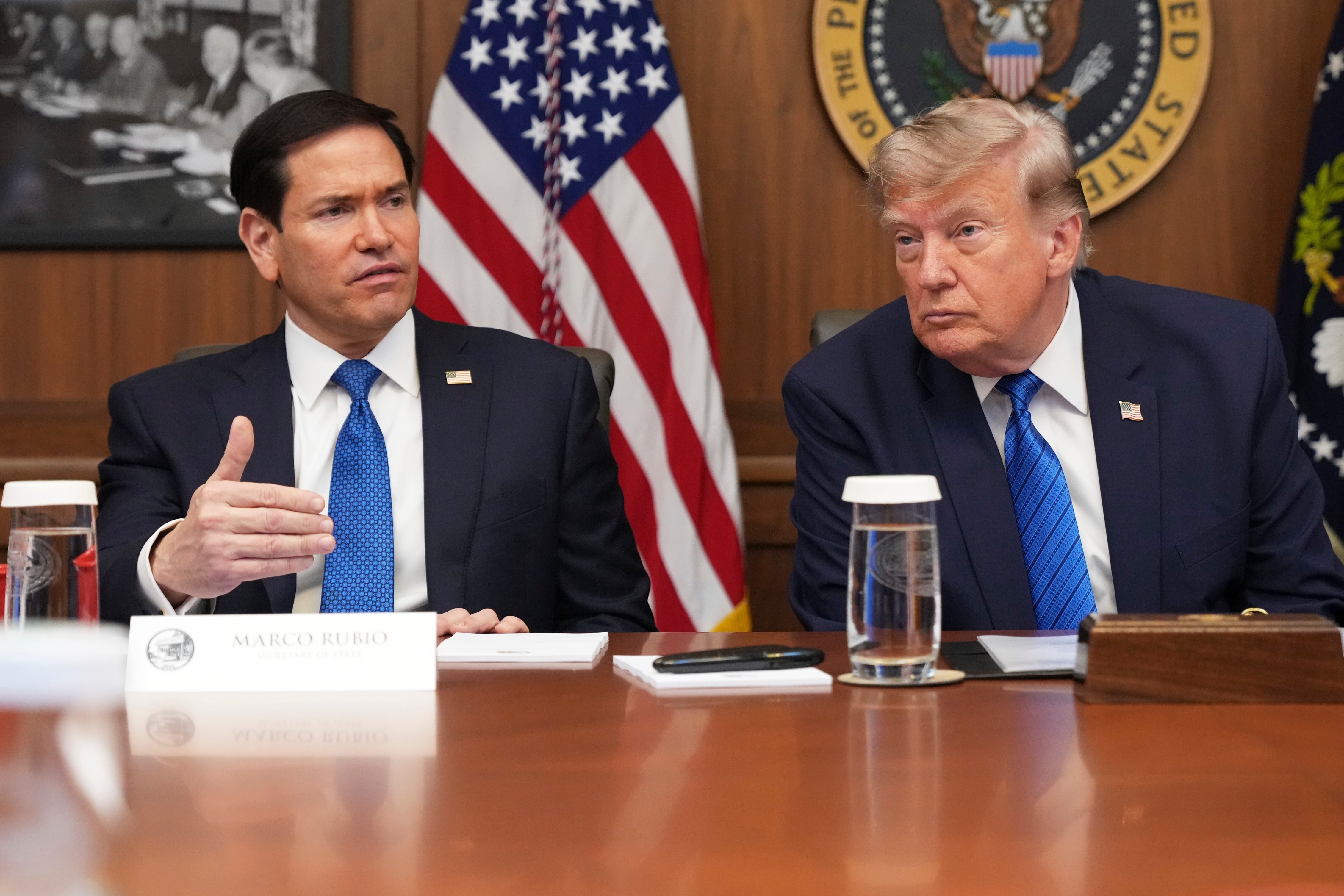 El secretario de Estado, Marco Rubio, junto al presidente de Estados Unidos, Donald Trump (AP Foto/Jacquelyn Martin)