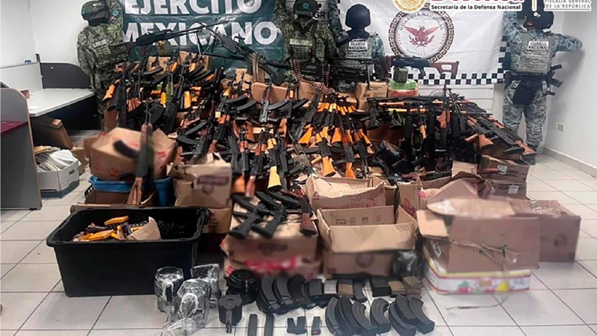 Ejército y Guardia Nacional aseguran arsenal del Cártel del Pacífico en Sonora: decomisan más de 272 mil cartuchos y 81 armas