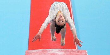 Mainardi en pleno salto durante