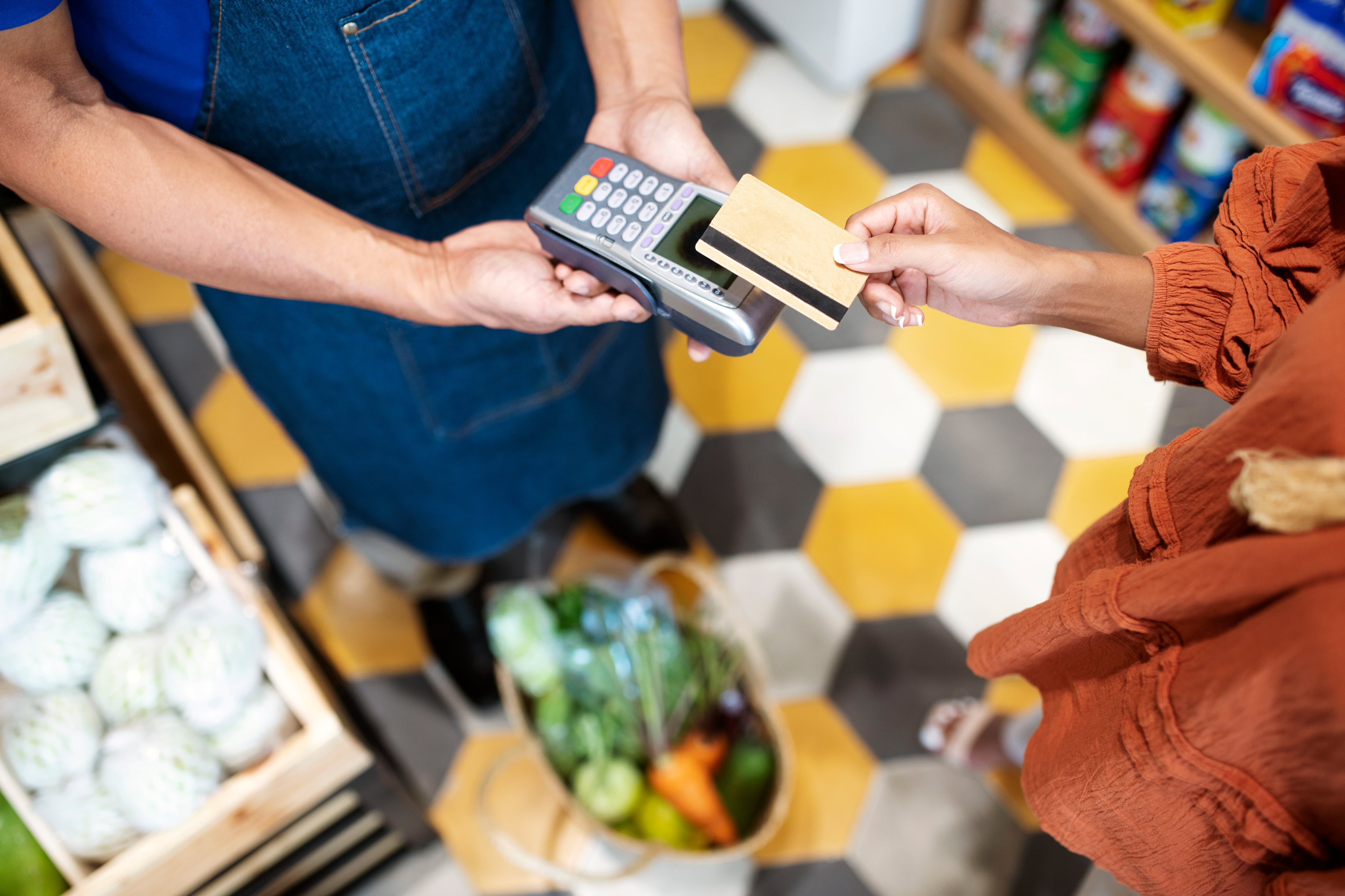 El ingreso disponible de los asalariados privados formales creció 1,6% mensual en abril, la única variación interanual positiva entre todos los grupos relevados por Equilibra