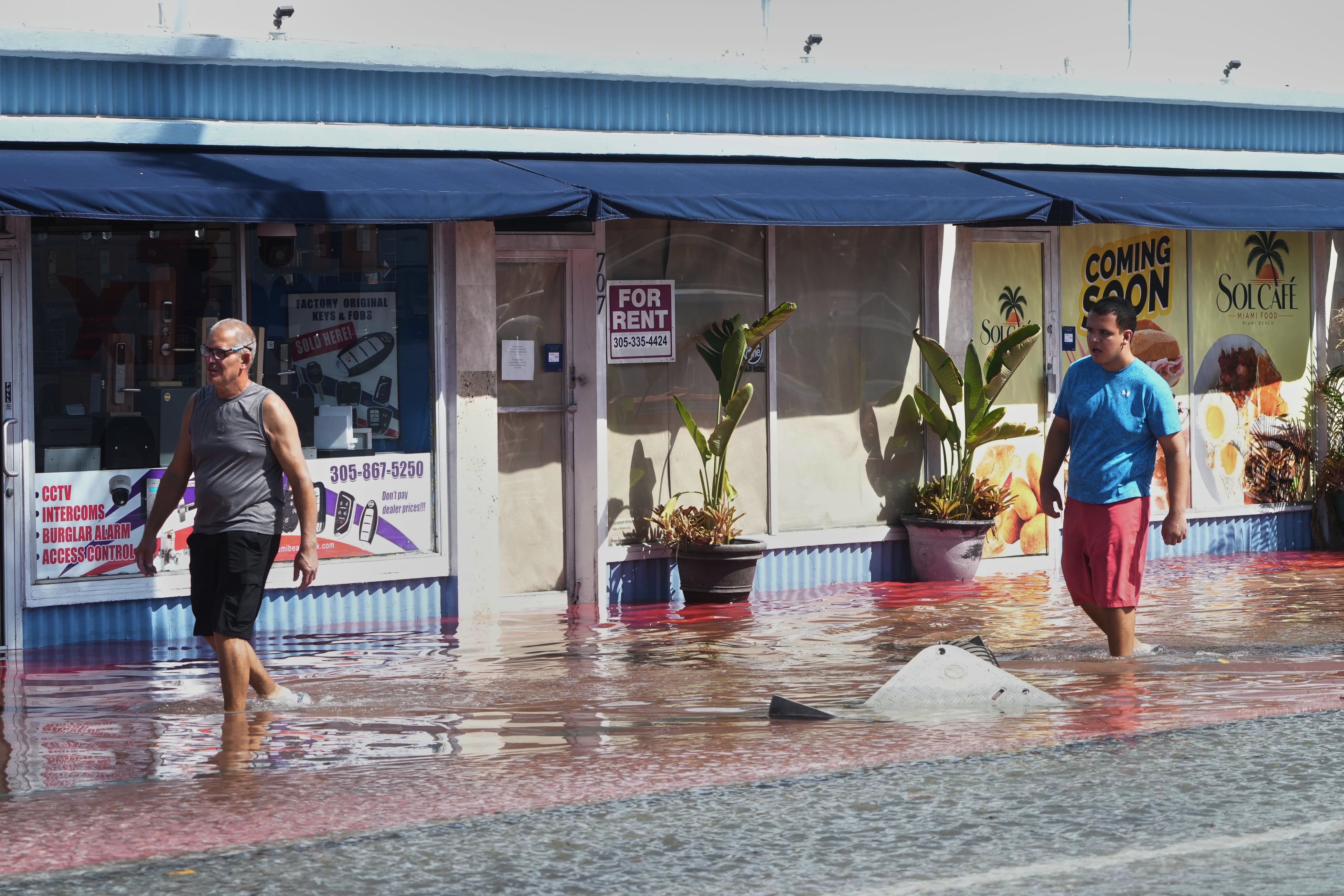 La estación de San Pedro en el puerto de Los Ángeles superó su récord histórico de marea registrado en noviembre de 1923 (AP Photo/Marta Lavandier)
