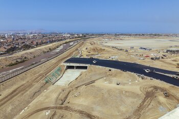 Asfaltado de pista que debe