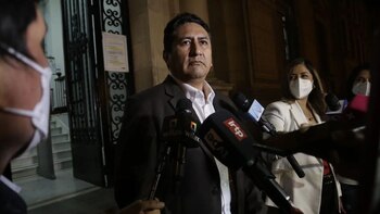 Vladimir Cerrón respalda a Evo