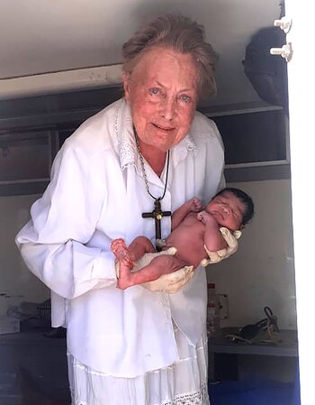 Con la bebé wichí que