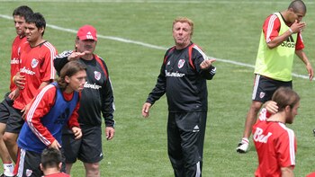 Oberman en River con Mostaza