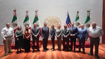 Titular de Migración de México recibe a miembros del Servicio de Alguaciles de los Estados Unidos